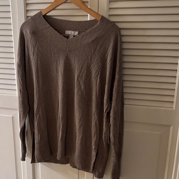 Chelsea28 Tan V-Neck Sweater Layers Fall/Winter Coastal Grandma Minimalist Sz S - Picture 1 of 6